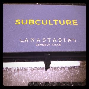 Anastasia Beverly Hills  Subculture eyeshadow